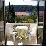 In With Sea View, Terrace, Air Conditioning, Wi-fi * Kampor