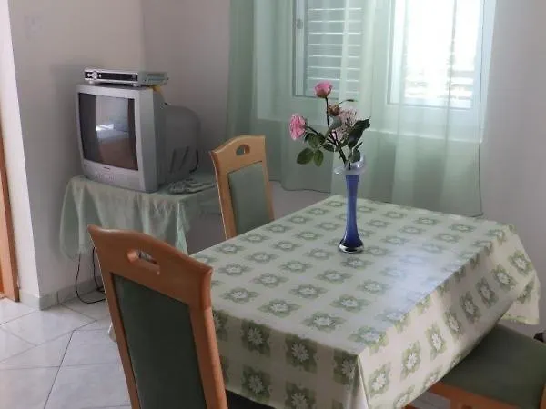 In With Sea View, Terrace, Air Conditioning, Wi-fi Apartman