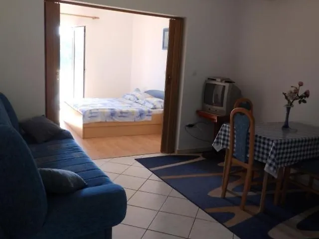 Apartman In With Sea View, Terrace, Air Conditioning, Wi-fi
