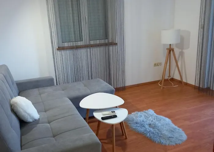 In With Sea View, Terrace, Air Conditioning, Wi-fi Apartman *