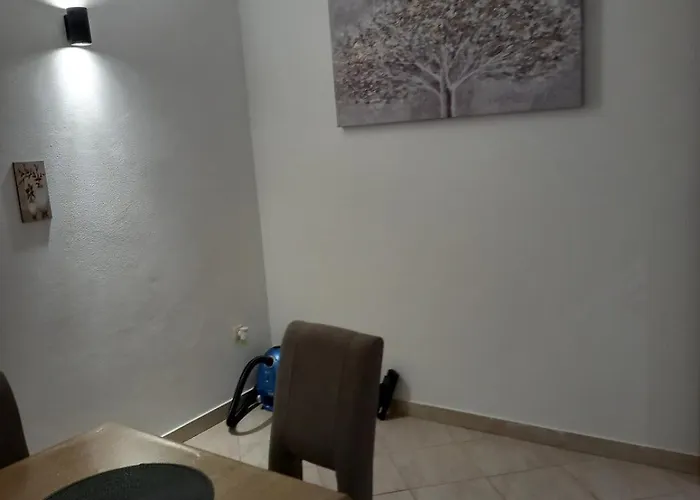In With Sea View, Terrace, Air Conditioning, Wi-fi Apartman Kampor