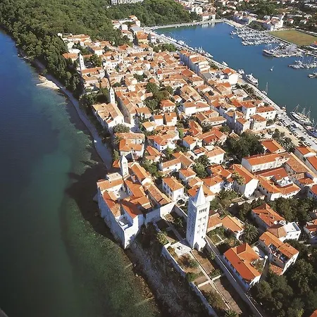 Apartment In With Sea View, Terrace, Air Conditioning, Wi-fi *