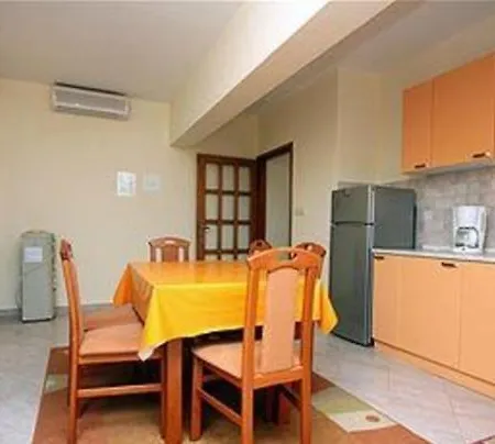 In With Sea View, Terrace, Air Conditioning, Wi-fi Apartment