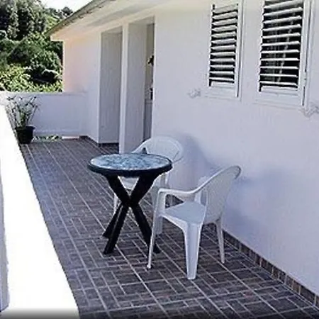 In With Sea View, Terrace, Air Conditioning, Wi-fi Apartment